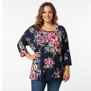 Honeyme Curvy Navy Floral Top